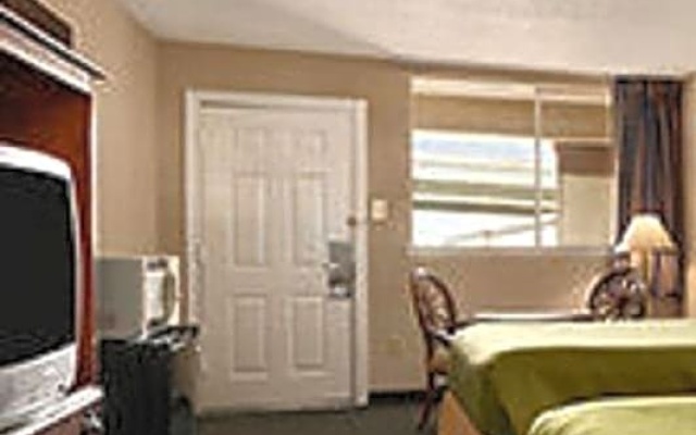 Deluxe Studio