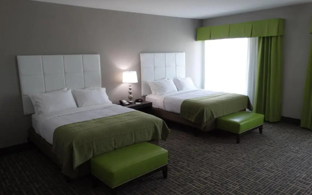 Deluxe Suite