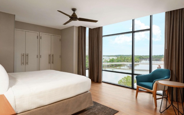 1 Bedroom Double Suite with water view