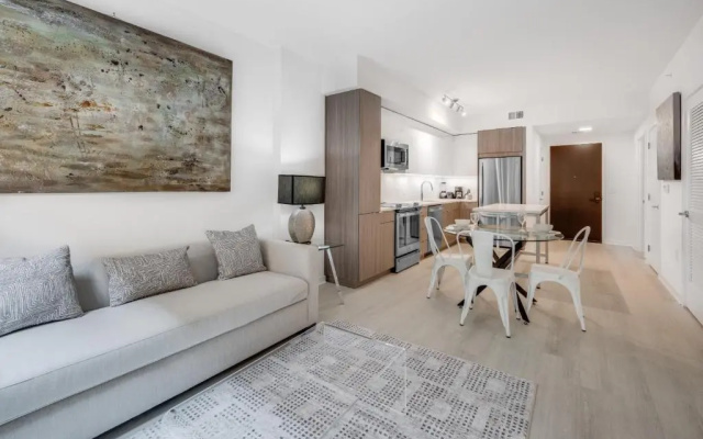 Deluxe Apartment