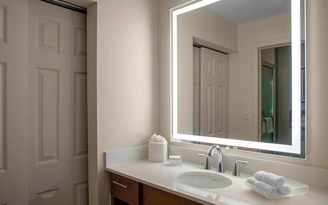 2 Bedrooms Sextuple Suite