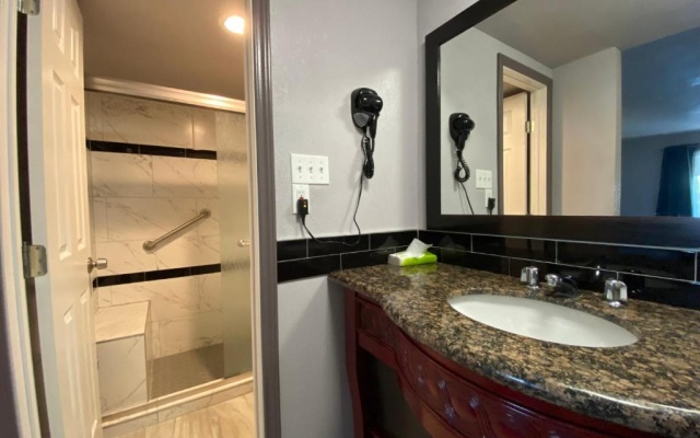 Premium Quadruple Suite