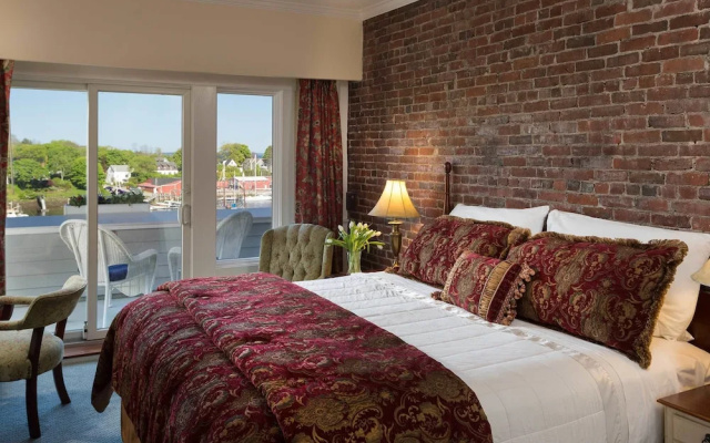 Standard Double room with balcony and with harbour view