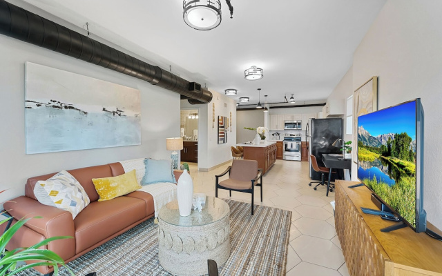 Deluxe Double Suite with pool view