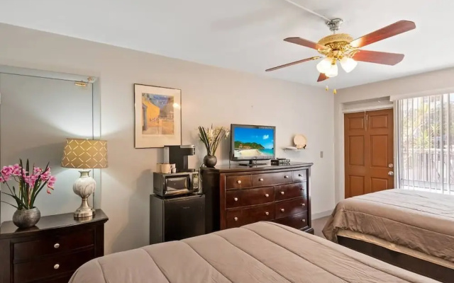 Premium Studio with pool view