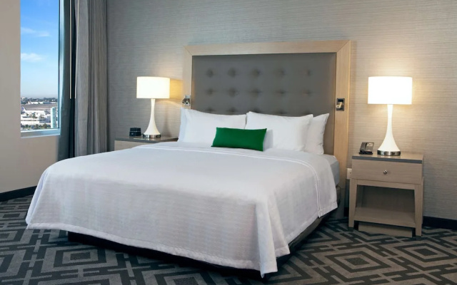 1 Bedroom Accessible Suite