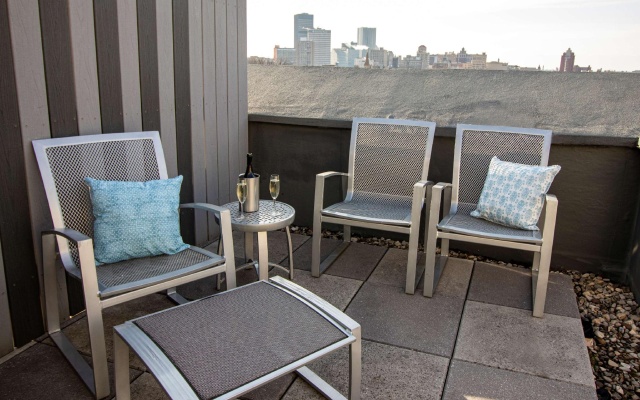 2 Bedrooms Deluxe Double Suite with city view