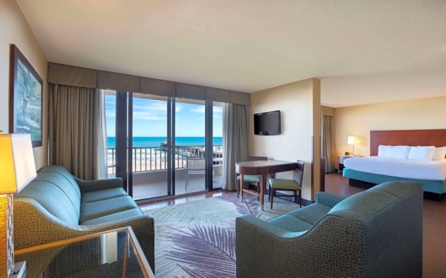Deluxe Suite with ocean view