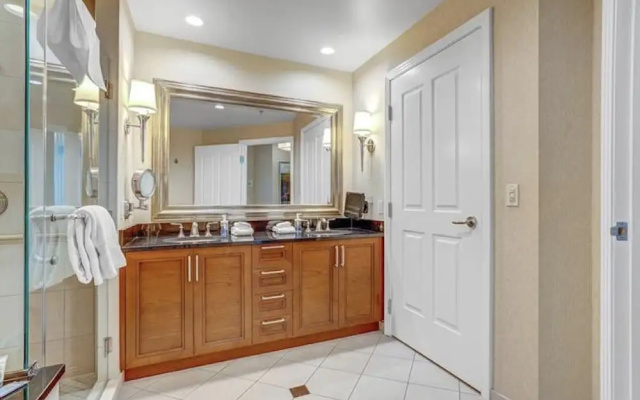 Premium Double Suite with balcony and with city view