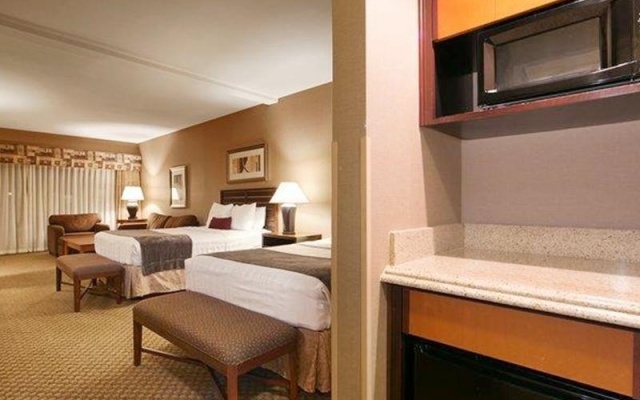 Standard Quadruple room with water view