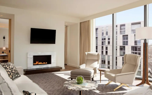 1 Bedroom Diplomat Suite