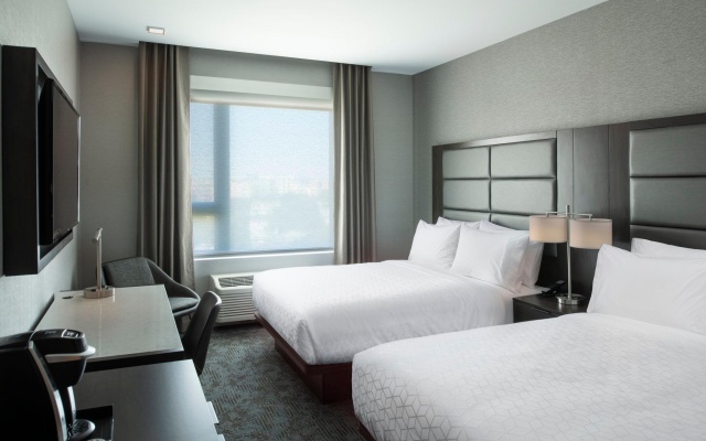 Standard Quadruple room with water view