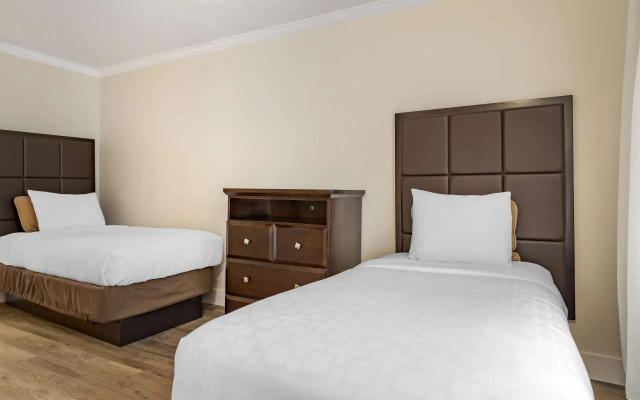 2 Bedrooms Quadruple Suite