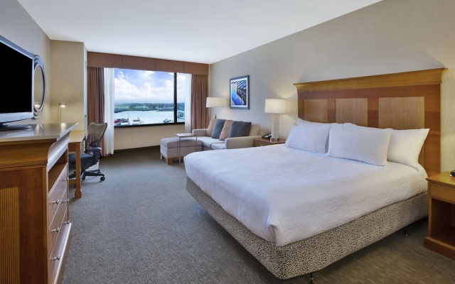 Deluxe with sofa bed Double room with water view