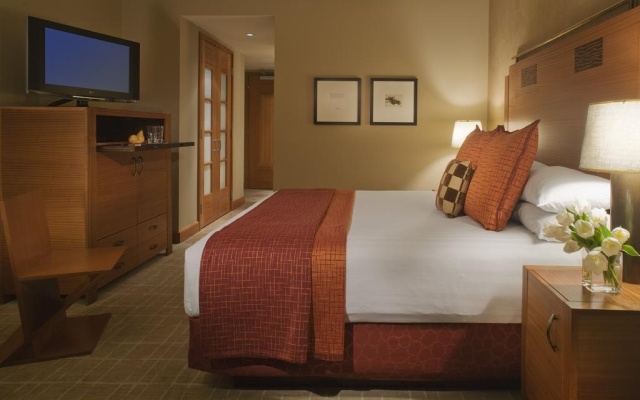 Corner Deluxe Double room