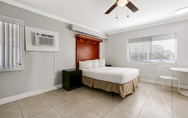Standard Double room with pool view