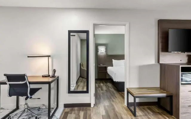 Quadruple Suite