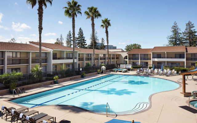 Standard Double room with pool view