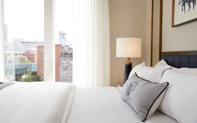 Standard Double room with city view