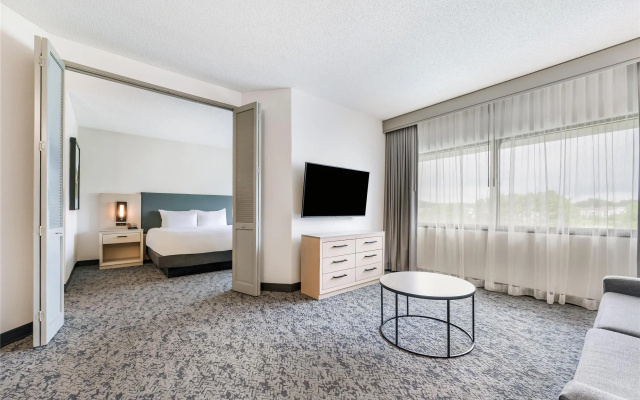 Suite with lake view