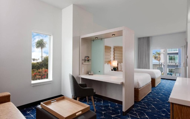 Standard Double room with partial ocean view