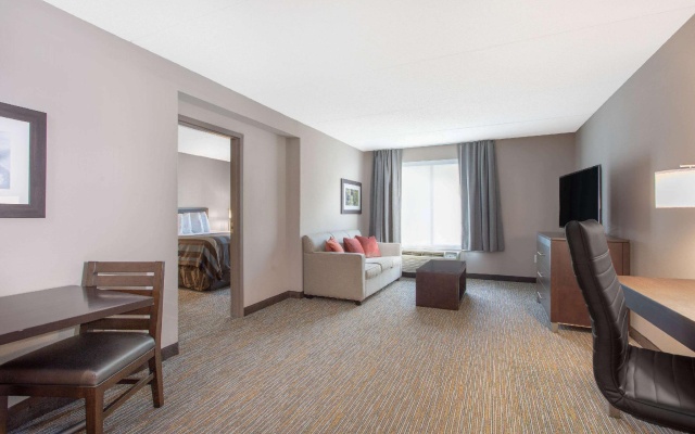 Deluxe Double Suite