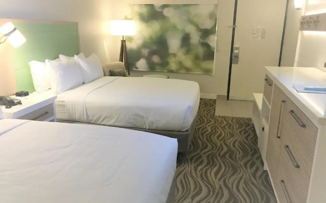 Twin room with lake view