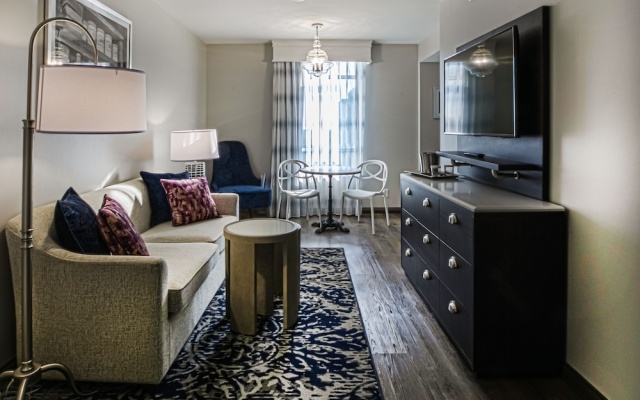 1 Bedroom Suite