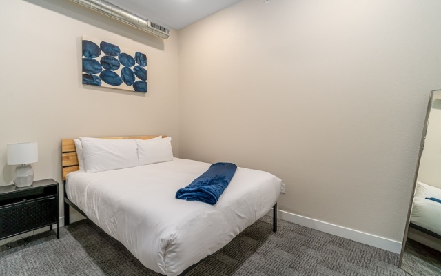2 Bedrooms Apartment