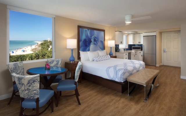 Tiki Tower Kitchenette Double room beachfront