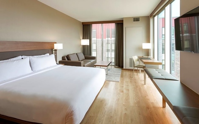 Standard room with partial view