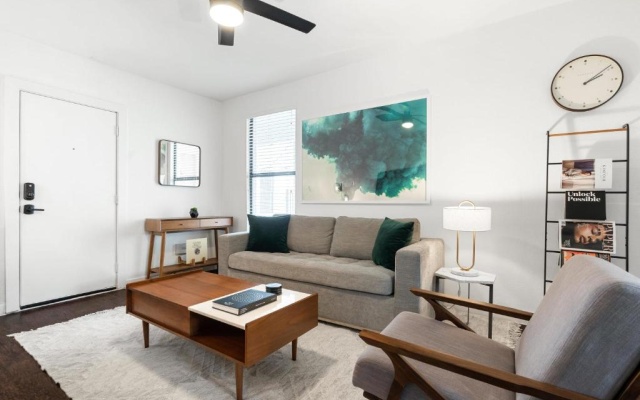 Deluxe Apartment
