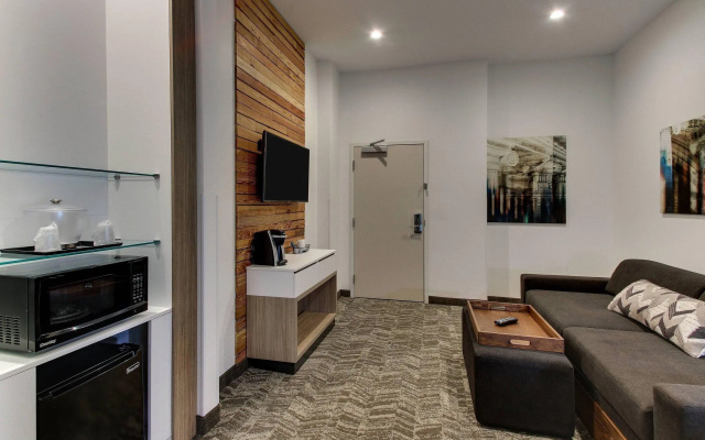 Quadruple Junior Suite