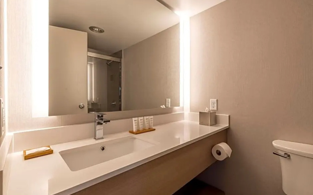 Double Suite with partial view