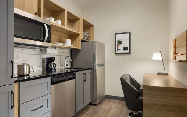 Standard Suite