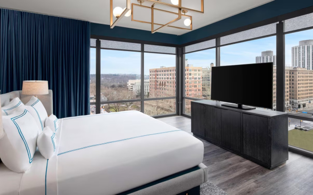 Suite with view