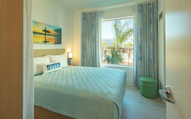 2 Bedrooms Suite with pool view