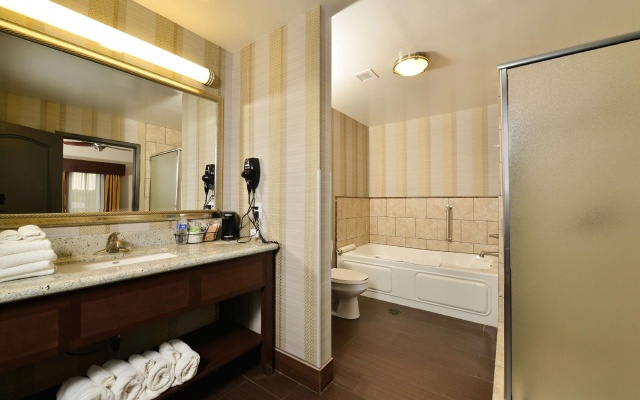 2 Bedrooms Double Suite