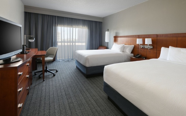 Standard Quadruple room with balcony and with courtyard view