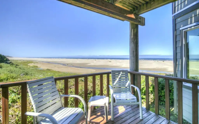 Studio with sea view
