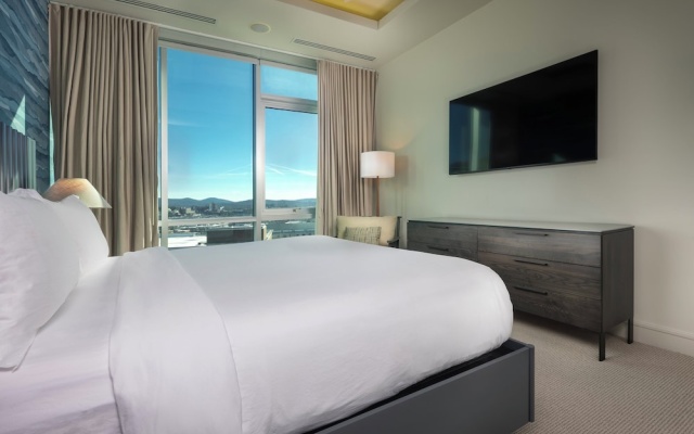 Suite with balcony