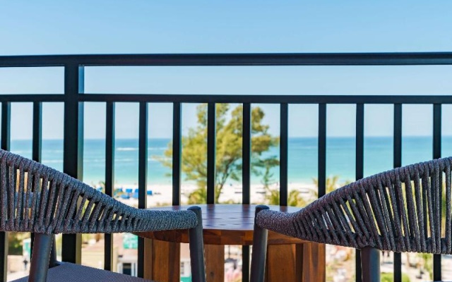 Standard Twin room with view