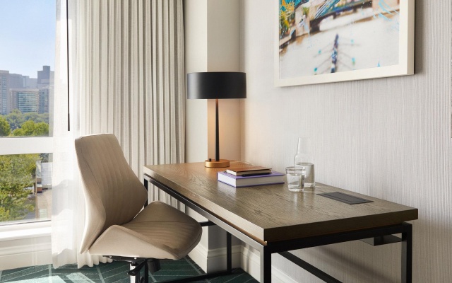 Standard Quadruple room with canal view