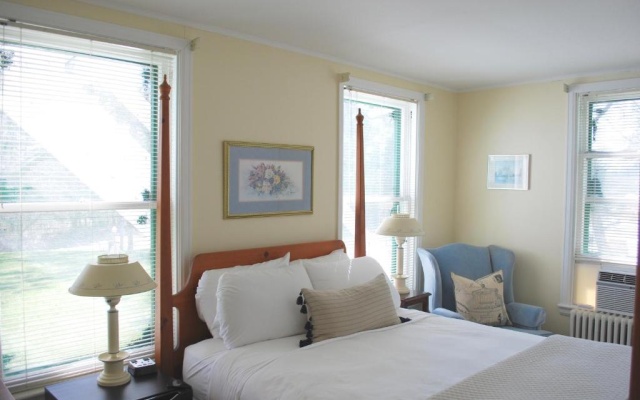Standard Suite