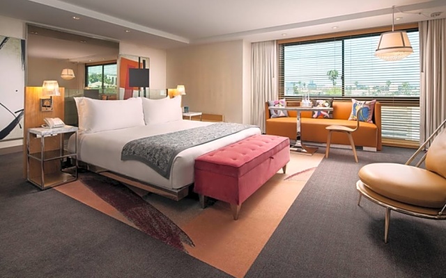 Premier room