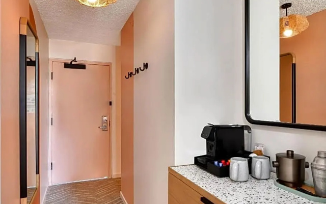 Standard room with city view