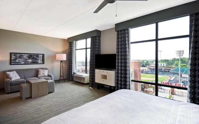 Suite with park view