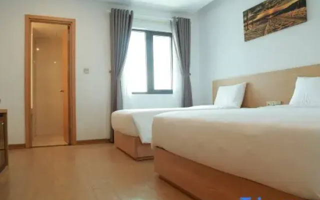 Superior Twin room with city view