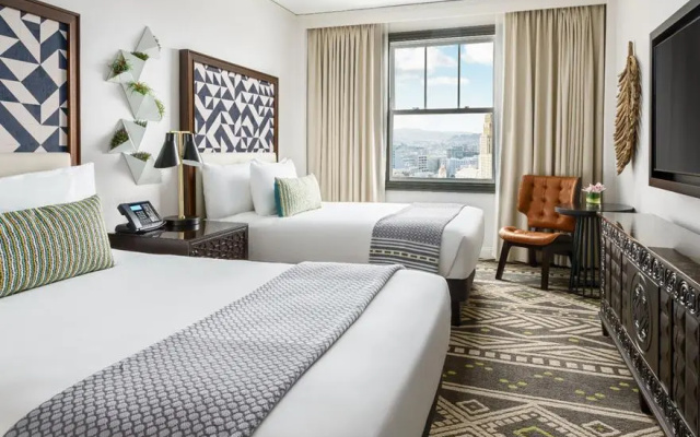 Twin room with city view