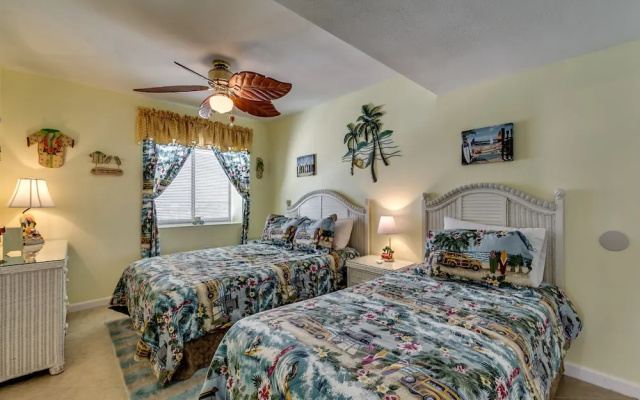 4 Bedrooms Standard room beachfront